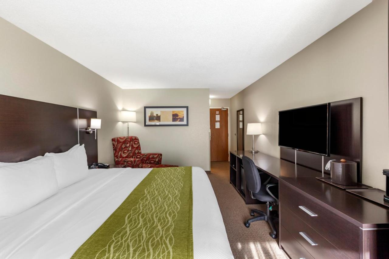 Comfort Airport West Inn 2*