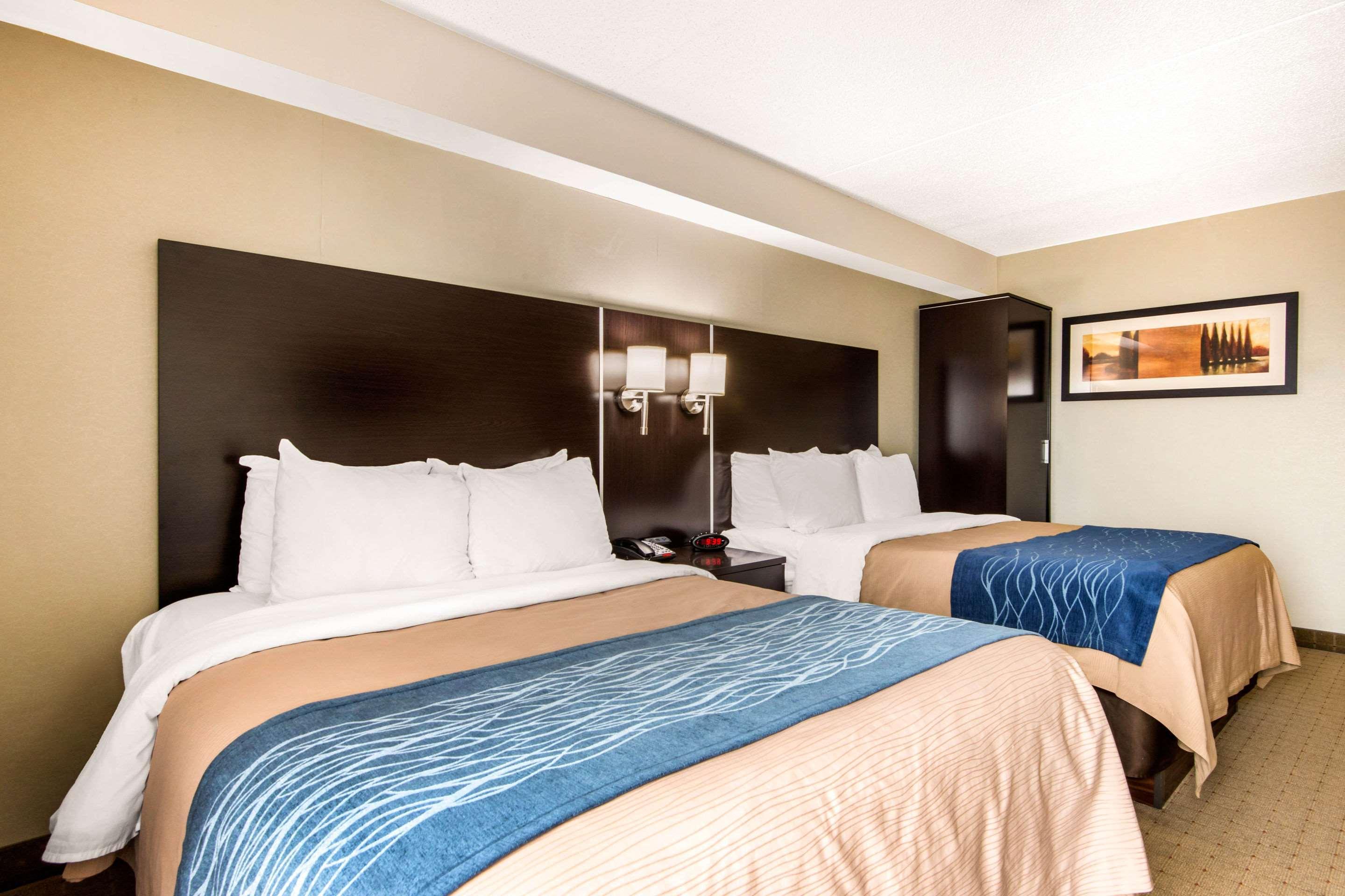 Inn Comfort Airport West 2*