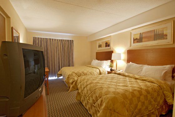 Inn Comfort Airport West 2*