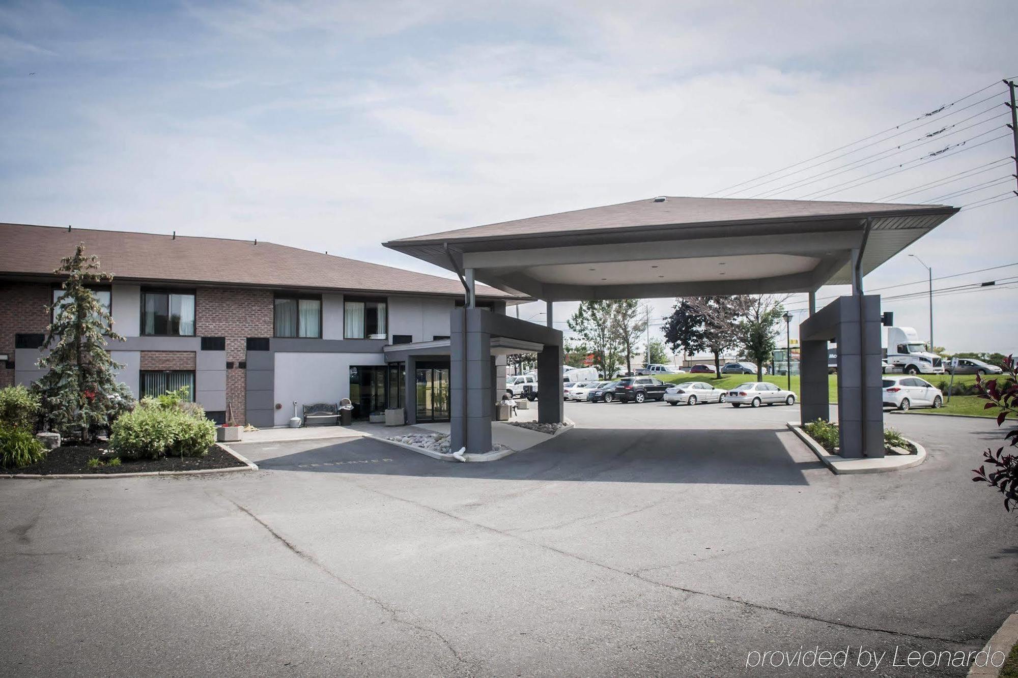 Inn Comfort Airport West 2*