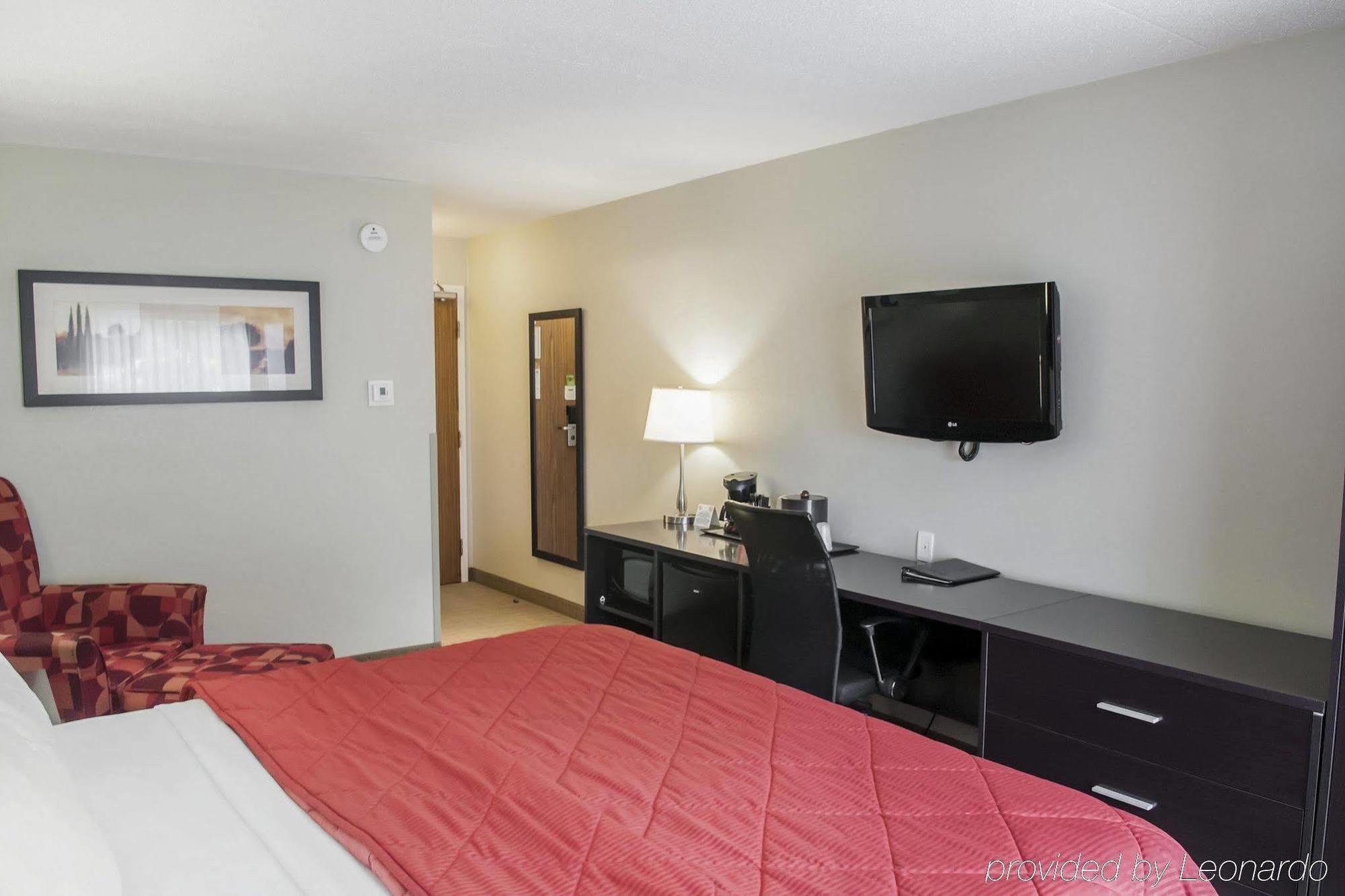Comfort Airport West Inn