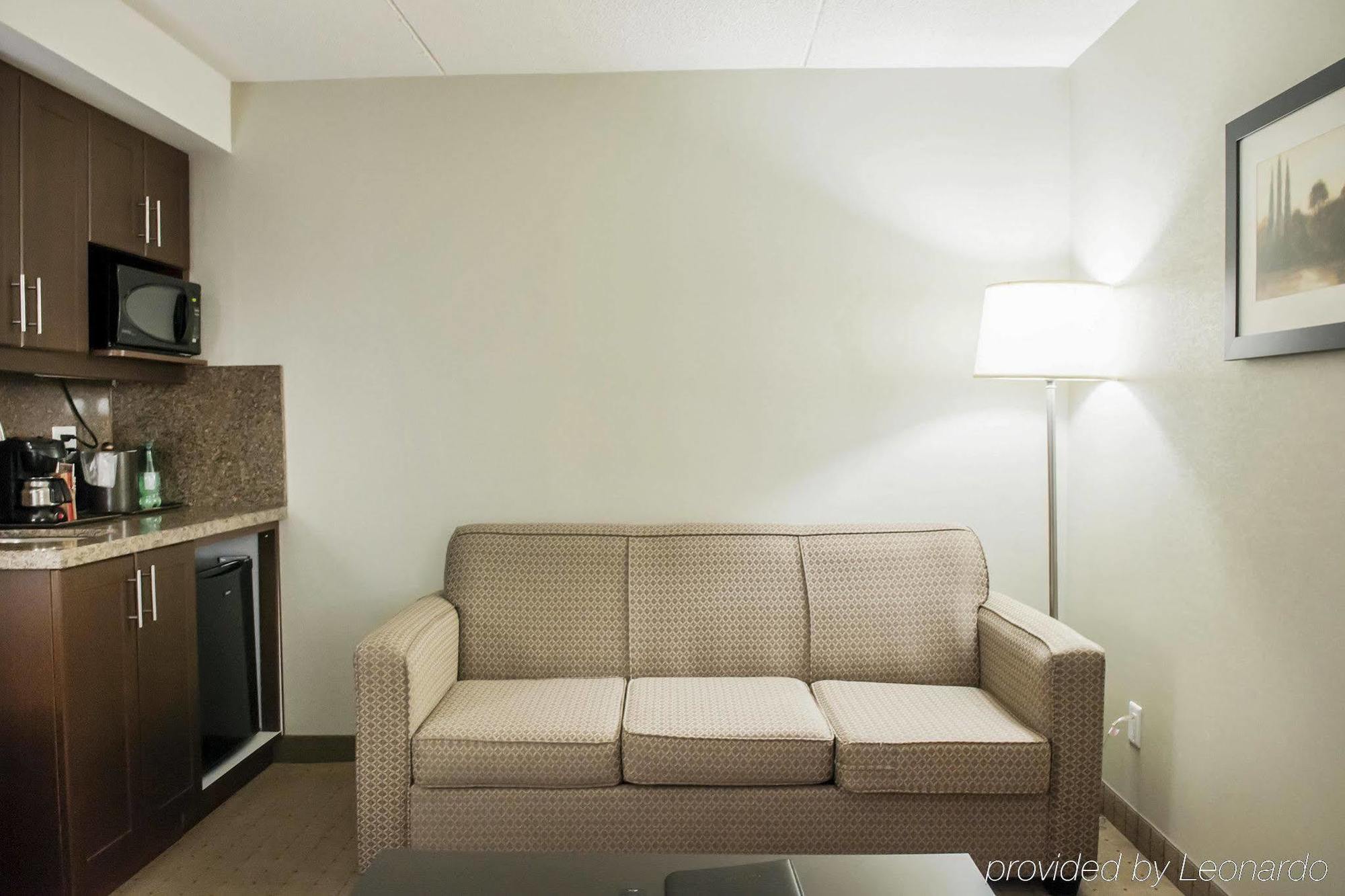Comfort Airport West Mississauga