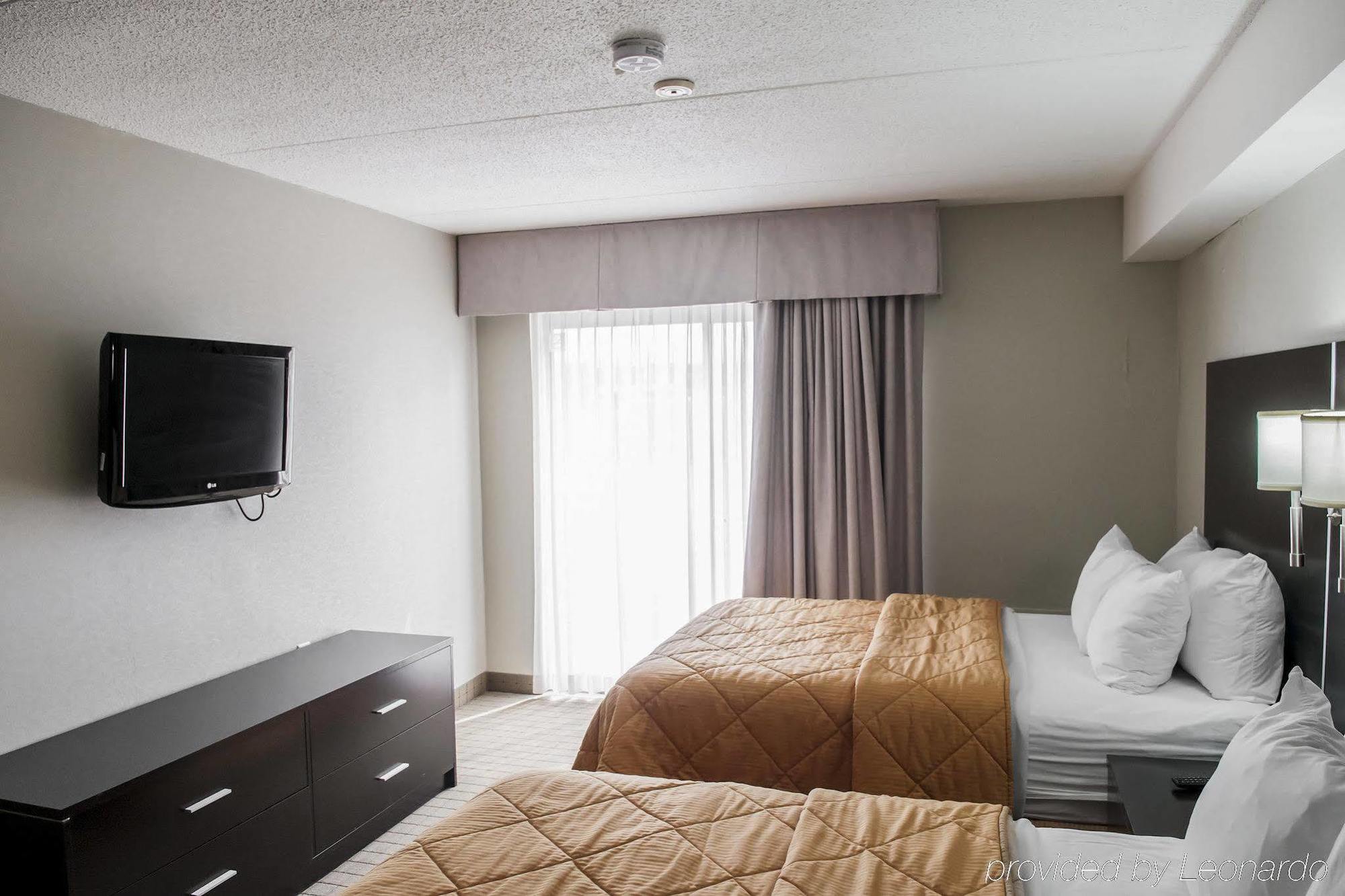 Inn Comfort Airport West 2*