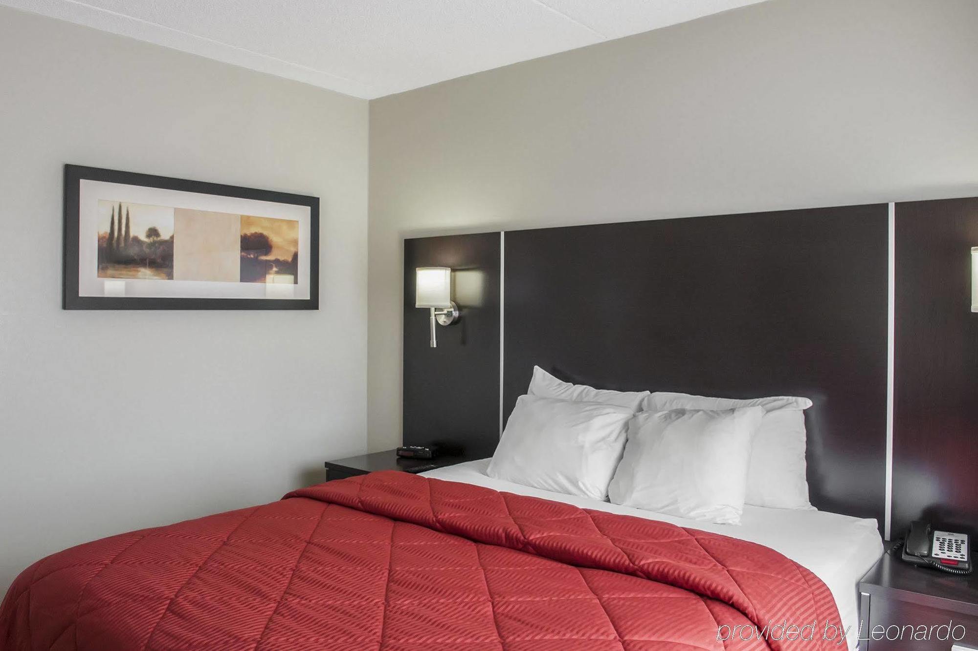 Comfort Airport West Mississauga